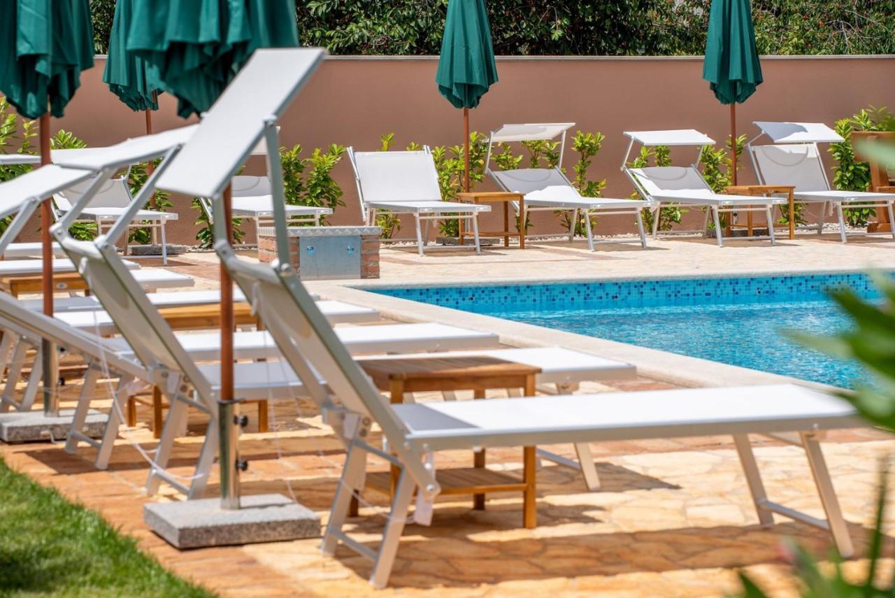 Via Flavia With Common Pool Hotel Labinci Ngoại thất bức ảnh